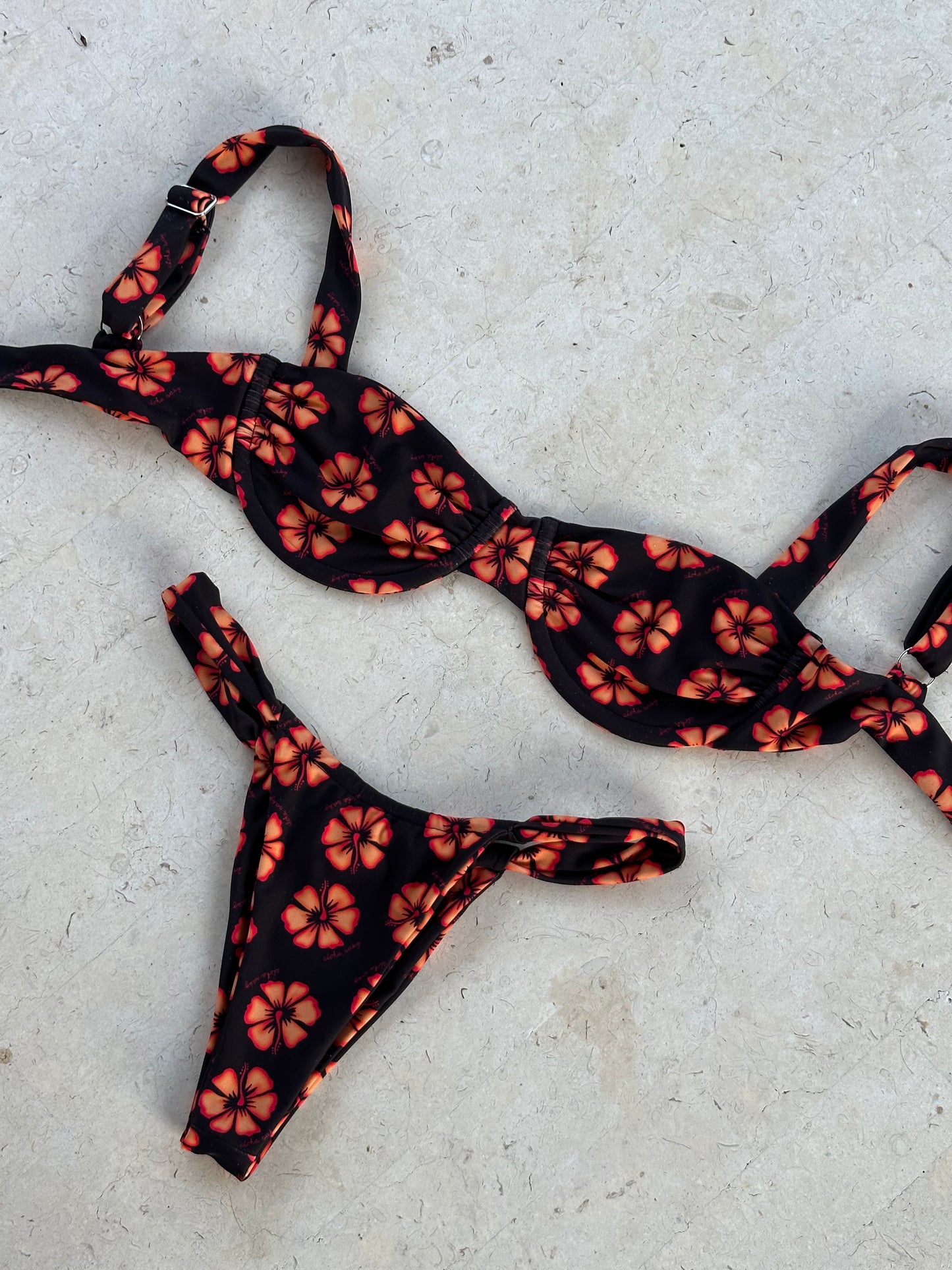 COVE BOTTOM HIBISCUS